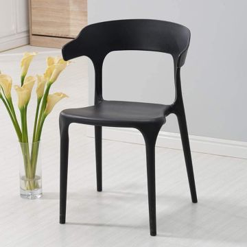 Mahmayi HYPP-04 black PP stackable horn dining chair with curved open backrest and slim tapered legs on white floor